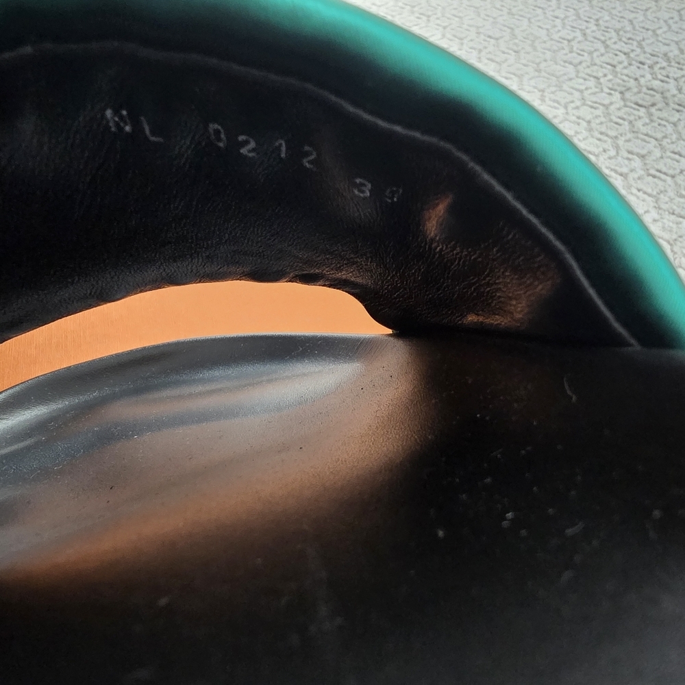 Louis Vuitton Black and Green Sandals - Picture 5 of 7